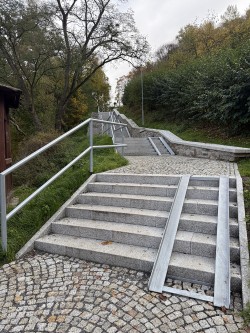 Loket, Sokolovská-Sportovní – stavební úpravy schodiště do sportovního areálu